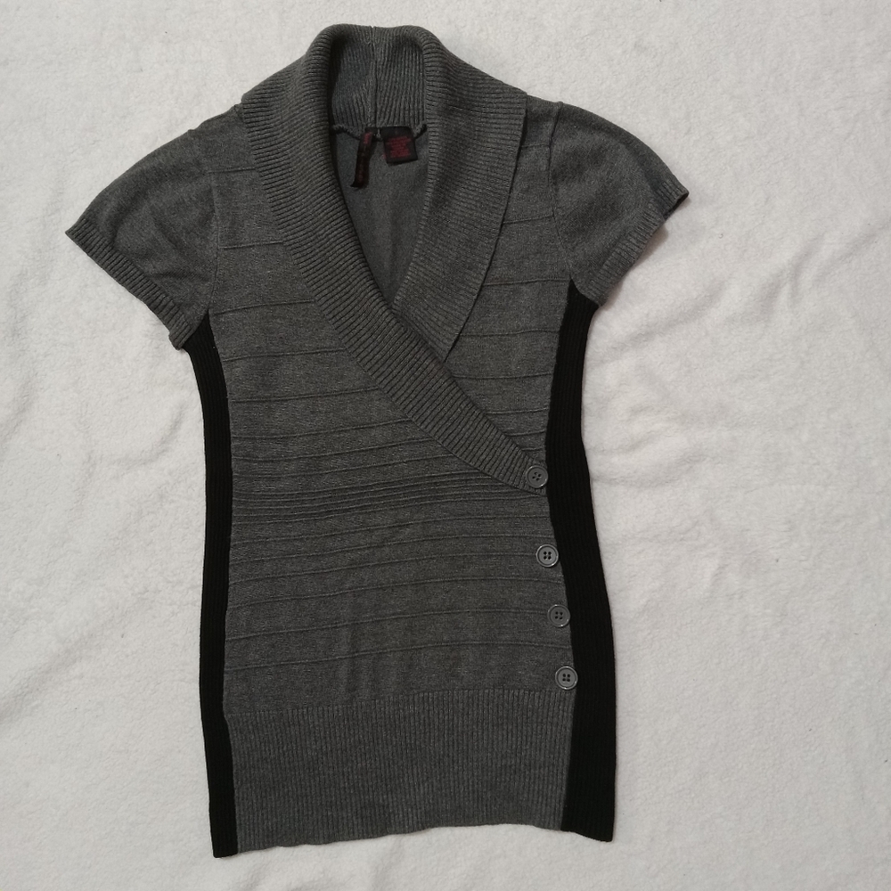 Heart-n-Crush Gray/Black Shortsleeve Surplice Neck Ribbed Knit Sweater